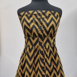 Chevron pattern strapless dress